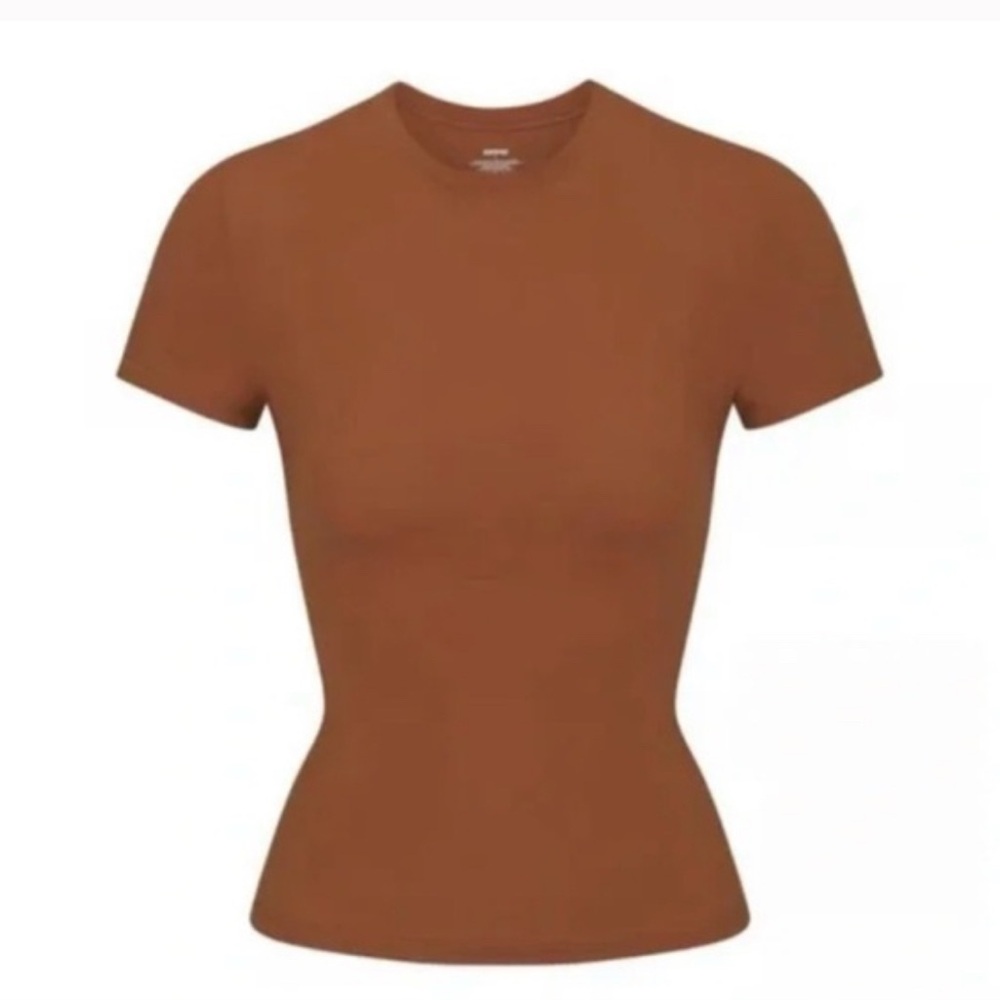 SKIMS Copper Brown fits everybody Short Sleeve Tee